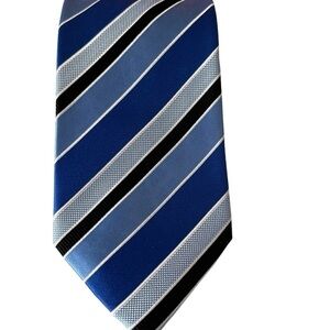 Countess Mara Repp tie blue colors 58 long 3 inches wide 100% silk